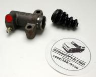 Brand new clutch slave cylinder to fit the Travelalls and pickups from 1961 to 1968. It also fits some Metros. This comes with a new dust bellows. This will also work on Scout 800's with right hand drive. This slave cylinder was used on all models up to 1989 gas and Diesel.